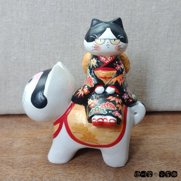 日本代购 匠人手工 骑狛犬和服生气猫咪 可爱 趣味 工艺 小摆件