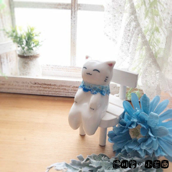 日本代购匠人手工制作戴蓝色围巾的微笑猫咪可爱治愈陶瓷装饰摆件