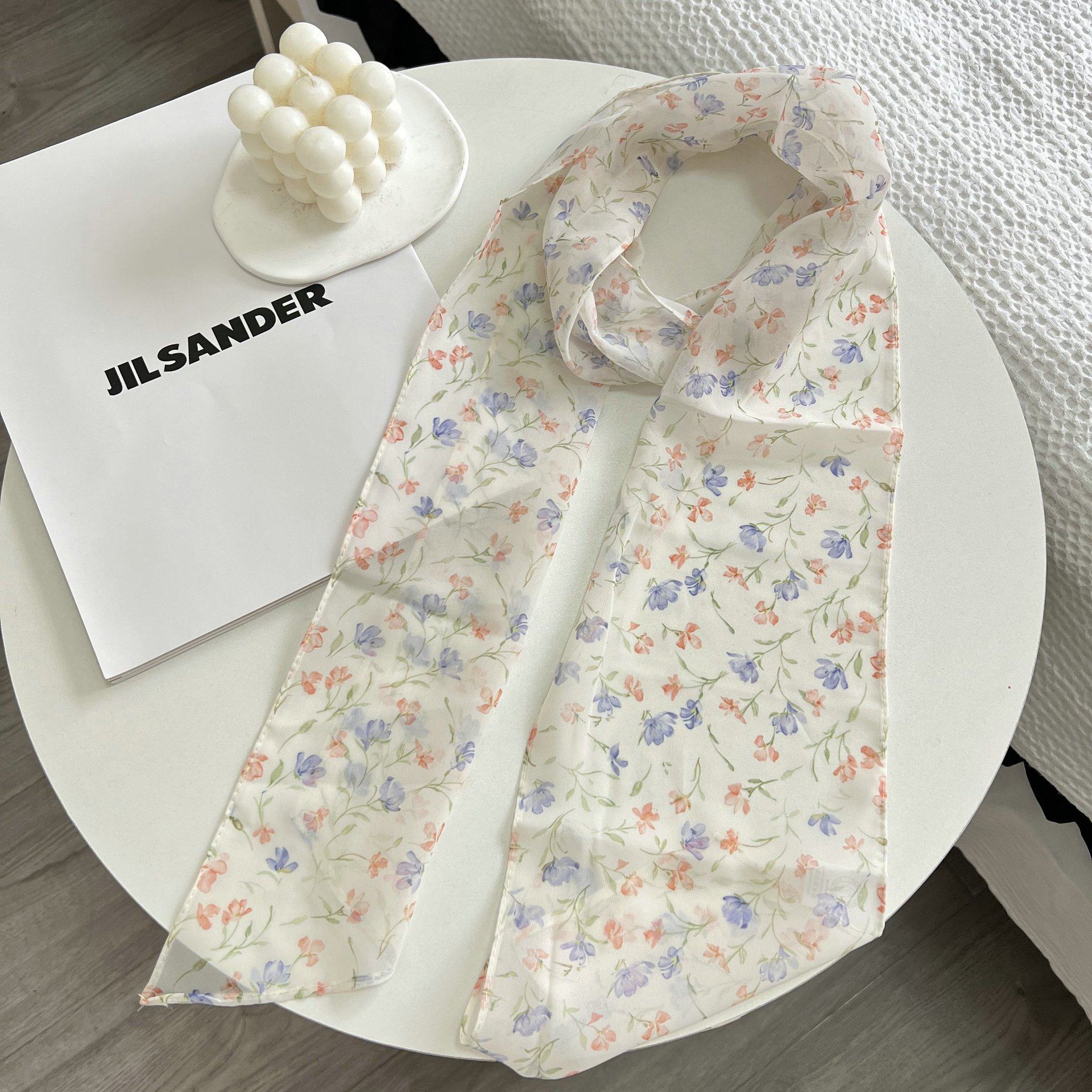 春季小碎花薄款丝巾系脖女2025新款高级感围巾长款氛围感百搭披肩