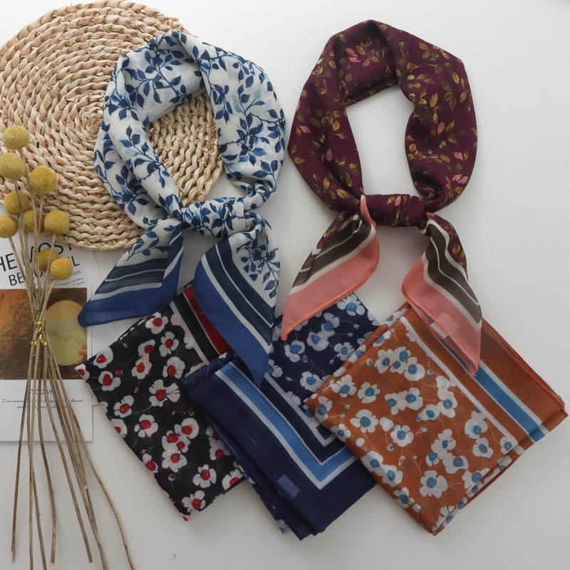 2025年轻奢时尚花朵丝巾女士围巾小方巾68cm秋冬围脖巾绑发装饰