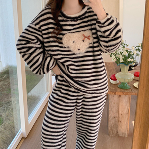 卡通可爱熊头珊瑚绒睡衣冬季女款2024新款毛绒加厚韩系条纹家居服