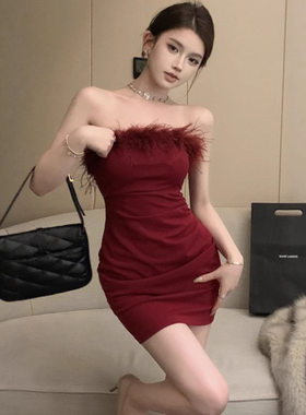 ins纯欲御姐风一字毛毛领抹胸修身包臀裙辣妹性感包臀短裙礼服女