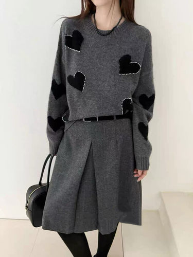 100%羊毛欧货冬季新款圆领重工爱心钉珠时尚宽松百搭羊毛针织衫女