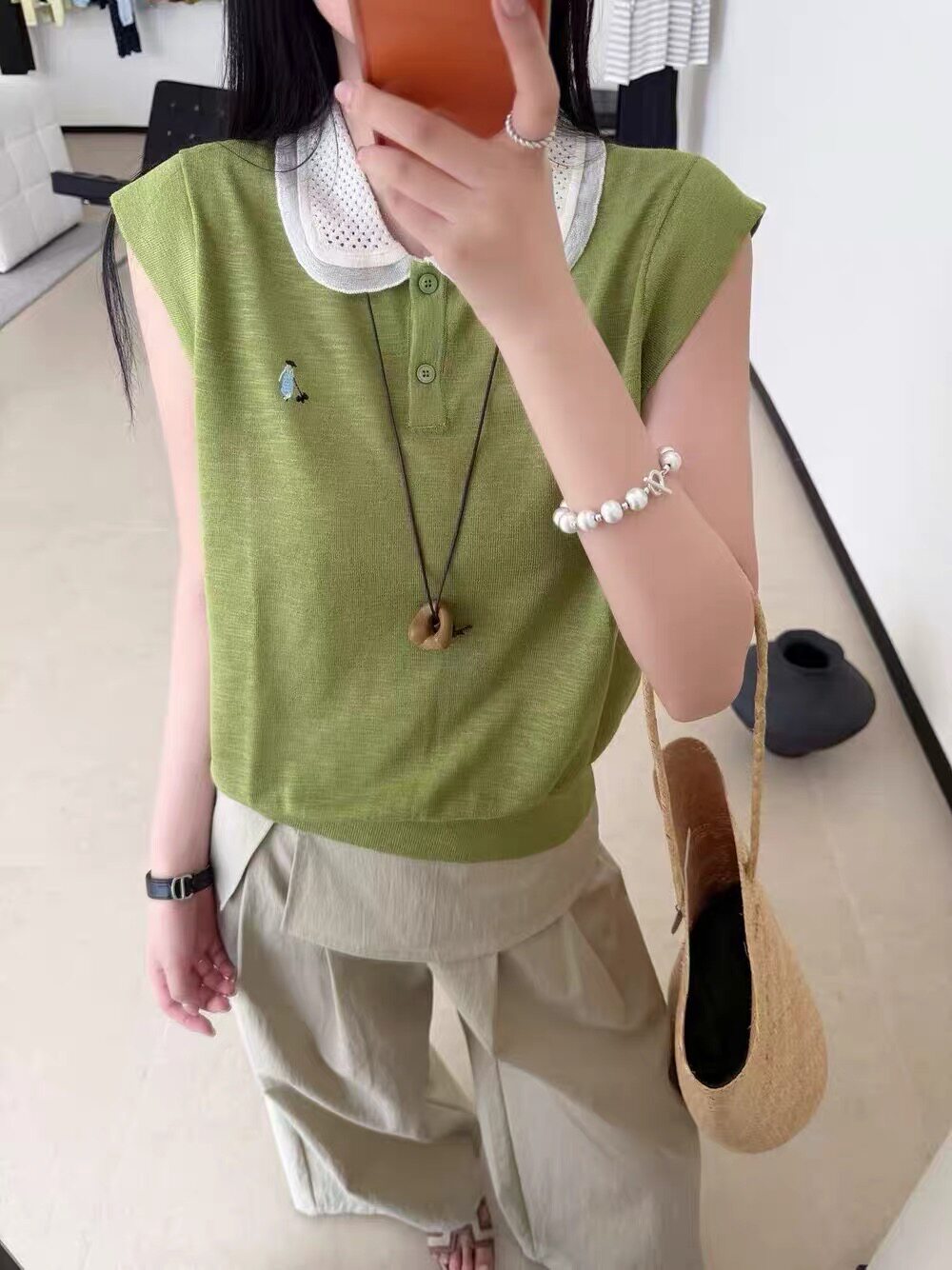 卡通人物刺绣撞色镂空娃娃领小飞袖针织衫女宽松百搭通勤风上衣