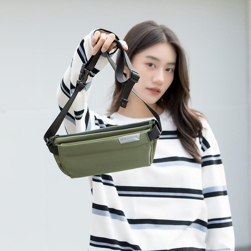 新款男女斜挎手机腰包迷你胸包随行运动机车包单肩包邮差轻便扩容
