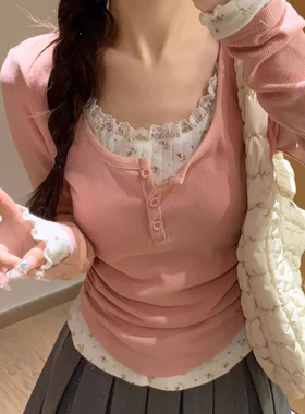 秋季U领纽扣碎花正肩修身T恤女蕾丝花边纯欲甜辣bm假两件长袖上衣
