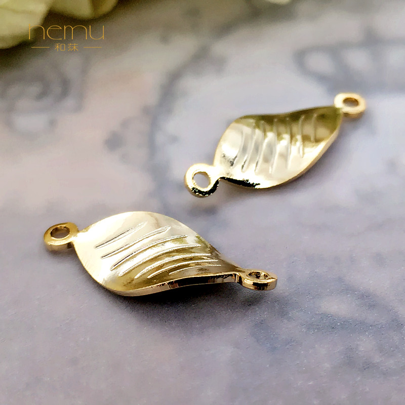 diy饰品配件 20×8mm铜镀金扭曲双环连接件螺旋双面条纹图案浅金