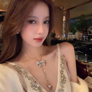 闪钻蝴蝶结毛衣链秋冬长款 香氛美人 网红高级项链吊坠