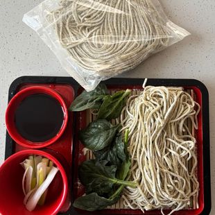 河南绿豆面条鲜湿刀切中宽3mm绿豆面清香原味筋道爽滑