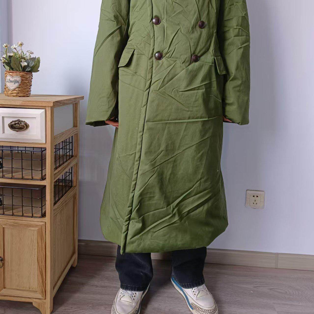 65胶木扣棉大衣纯棉花涤卡大衣加大加厚长款防寒保暖军绿色大衣