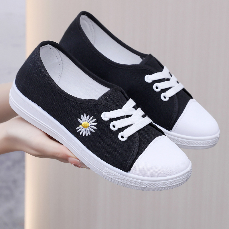 夏季鞋子女透气2025新款帆布鞋一脚蹬春季小雏菊板鞋学生小白鞋女