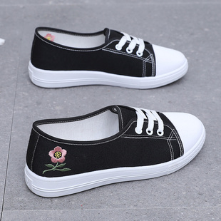鞋子女鞋新款帆布鞋学生2026春夏季百搭潮流休闲鞋爆款绣花板鞋女