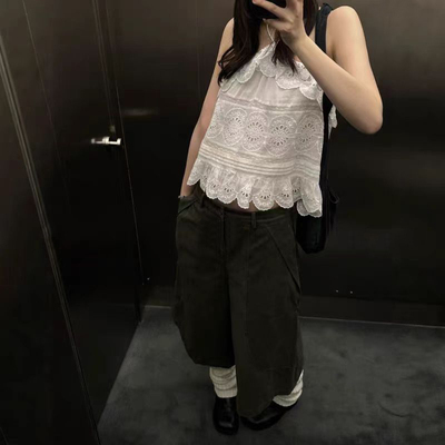 法式小众 2026春夏新款性感白色挂脖镂空刺绣荷叶边度假风小吊带