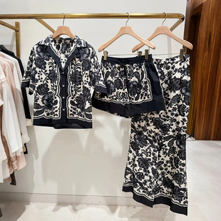 法单S家2025春夏新款气质植物黑白印花撞色宽松上衣长短裤套装