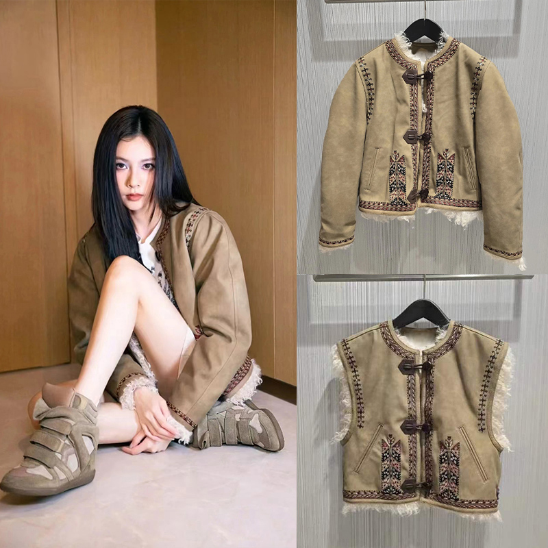 宋妍霏~款2025秋冬新民族风精致花边刺绣毛绒内里麂皮马甲外套女
