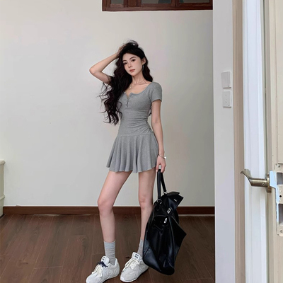 甜辣妹黑色u领短袖连衣裙女