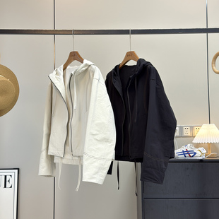 LU风！酷飒有型~宽松立裁休闲防风抽绳连帽工装短风衣小个子外套