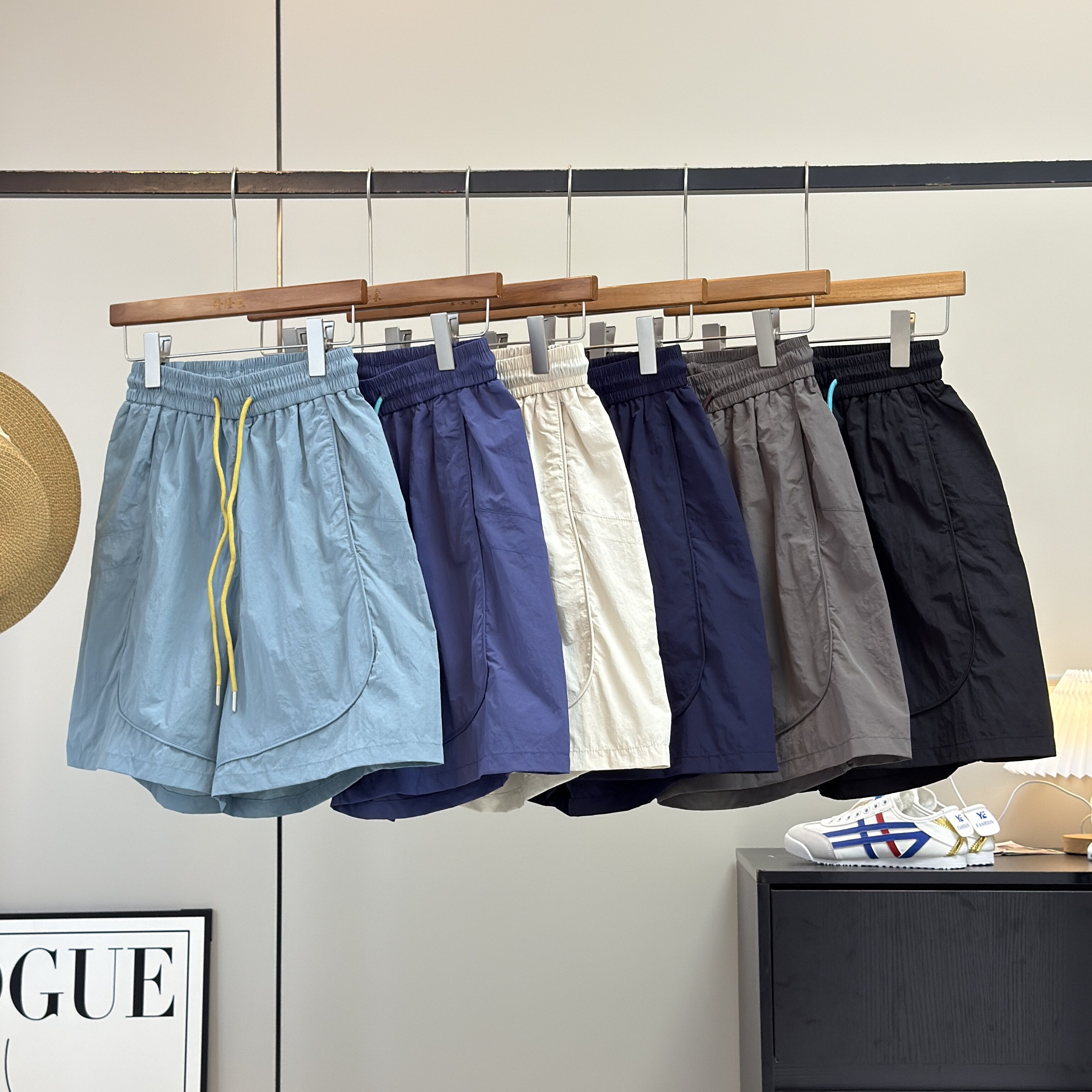 渠道好货！轻户外跑步裤~男女款透气凉感防泼水运动休闲速干短裤