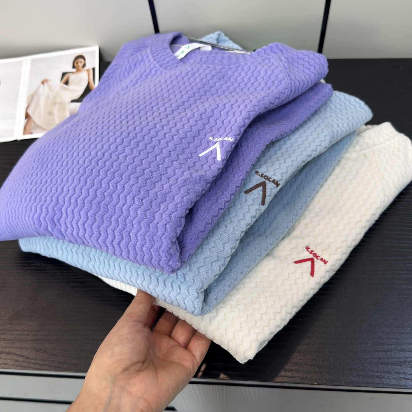 渠道牛货!秋冬男女情侣打底衫 柔软水波纹抓绒插肩袖卫衣长袖T恤