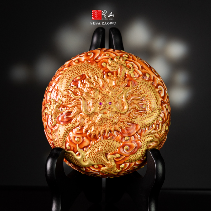 圣山雕刻粉彩矾红龙纹至尊宝石点翠描金陶瓷大盖置（宝石版）