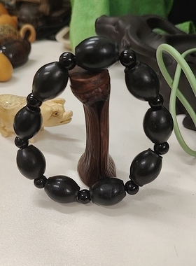 天然和田羊脂黑玉枣型珠手串