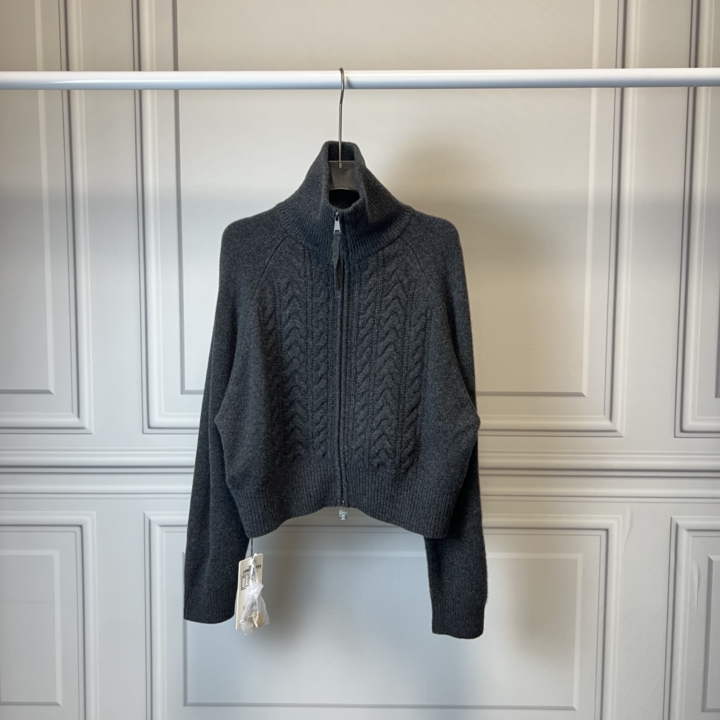 2025冬季设计师款轻奢风女装百搭宽松显瘦翻领长袖针织衫毛衣上衣