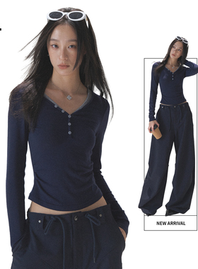 ACMEAURA藏蓝色长袖T恤女款早秋氛围感修身显瘦羊毛V领假两件上衣