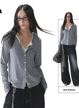 ACMEAURA针织开衫灰色假两件针织衫v领上衣巨好看的早秋穿搭