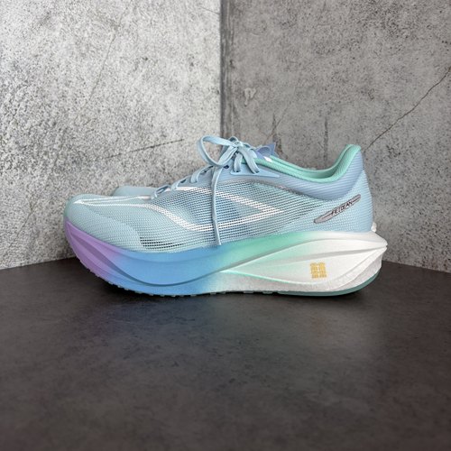 李宁跑步鞋超䨻碳板竞速运动鞋