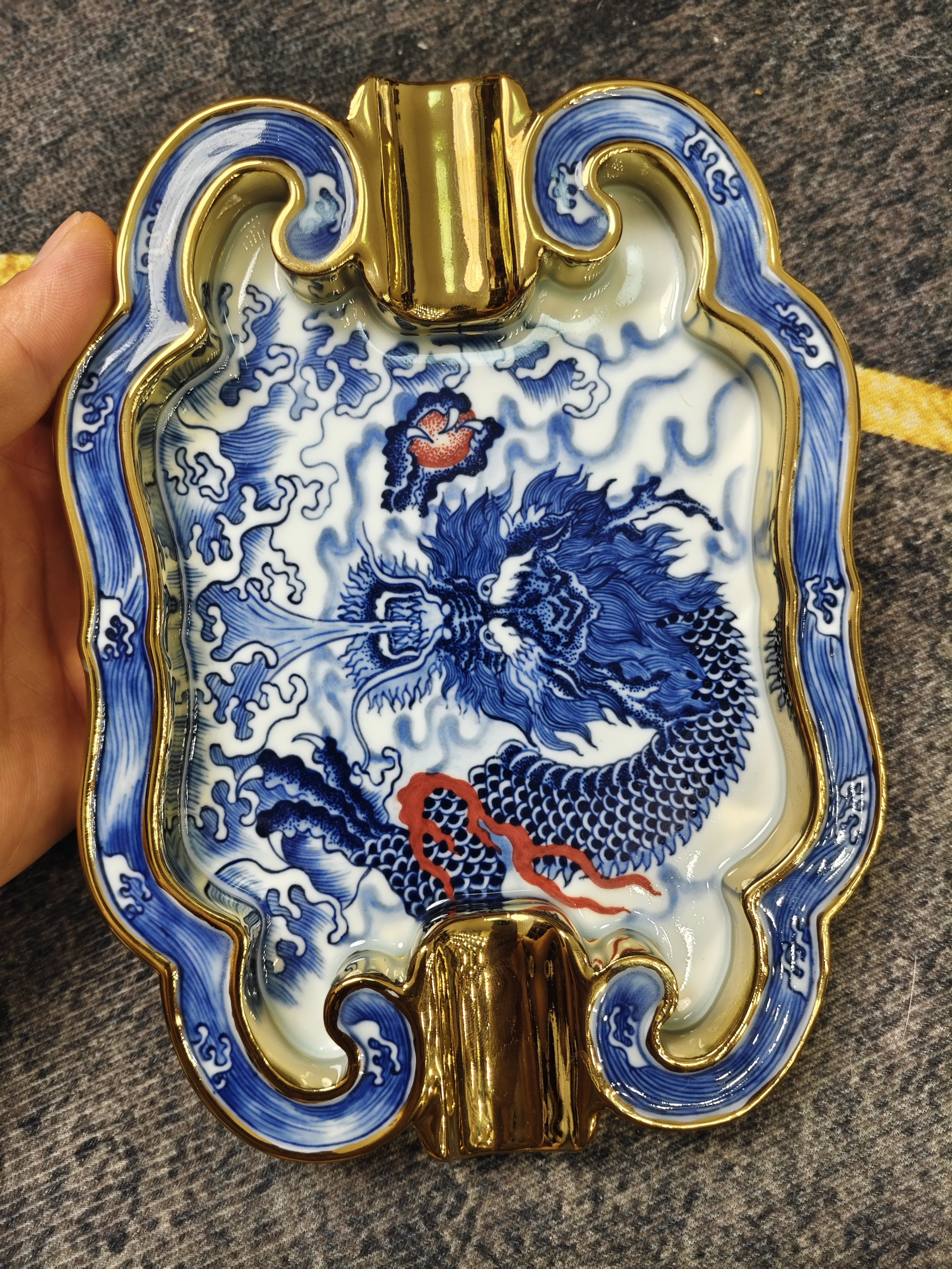 异形雪茄缸景德镇手工绘陶瓷烟灰缸青花送礼金吸水龙ktv专用轻奢