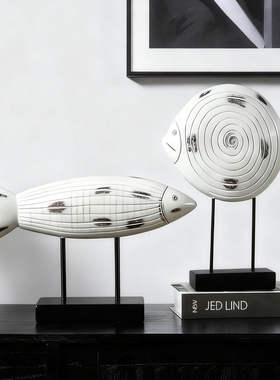 现代简约木质鱼形装饰摆件