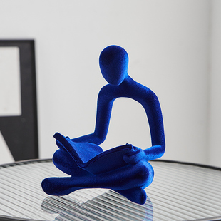 读书人物意式极摆件艺术客厅酒柜电视柜房家居装饰品小众高级感