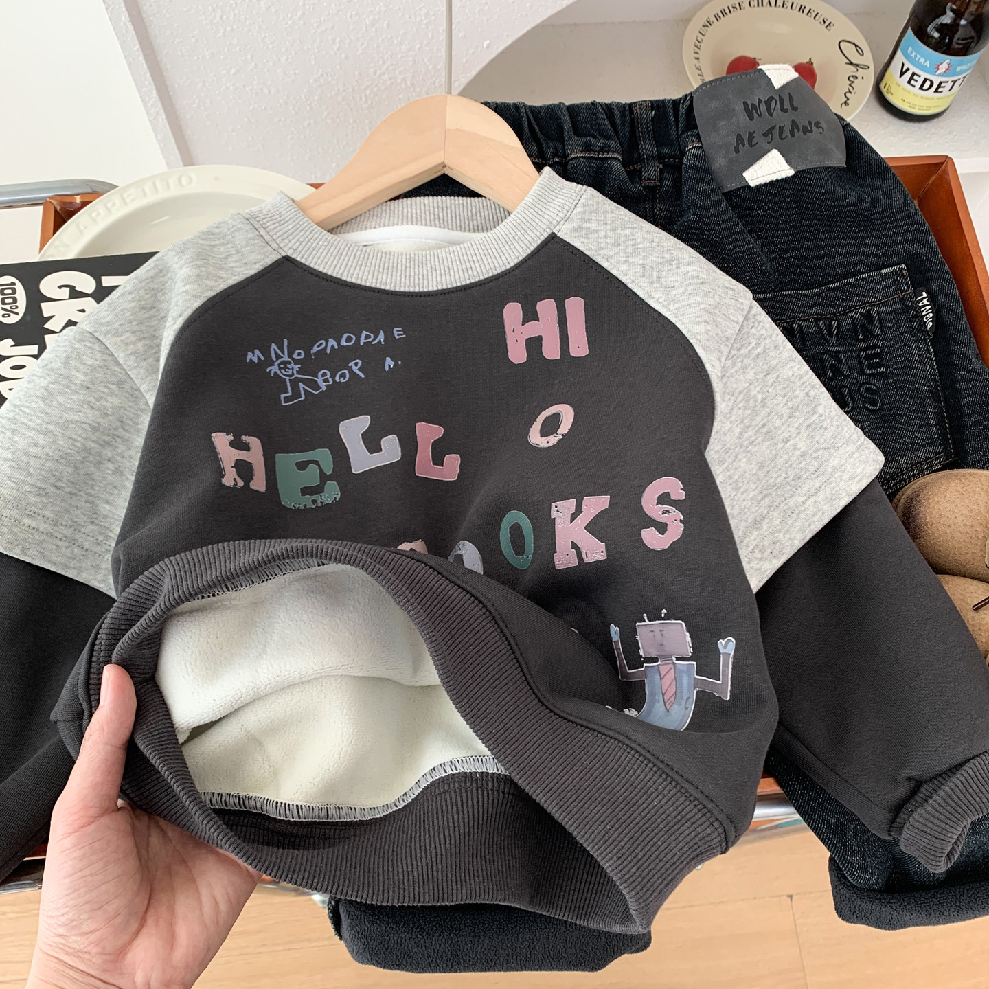 儿童加绒假两件卫衣秋冬装洋气字母套头衫中小男童一体绒时尚上衣