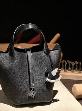 Touch小号菜篮子18CM女士手提包休闲TC皮拼鳄鱼皮水桶包简约黑色