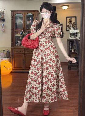 夏季红色碎花连衣裙子女2025新款收腰爆款长裙茶歇法式气质高级感