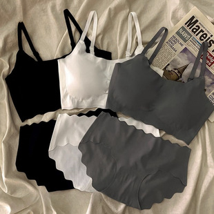 运动套装 一整套提胸上托 聚拢少女无痕文胸学生无钢圈发育期内衣裤