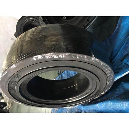 热销供应叉车轮胎7.50-16实心轮胎