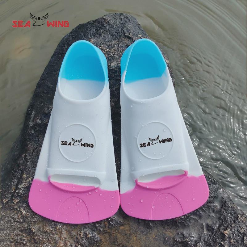 游泳脚蹼男女自由泳蛙泳硅胶短脚蹼成人儿童专业训练潜水轻便脚板