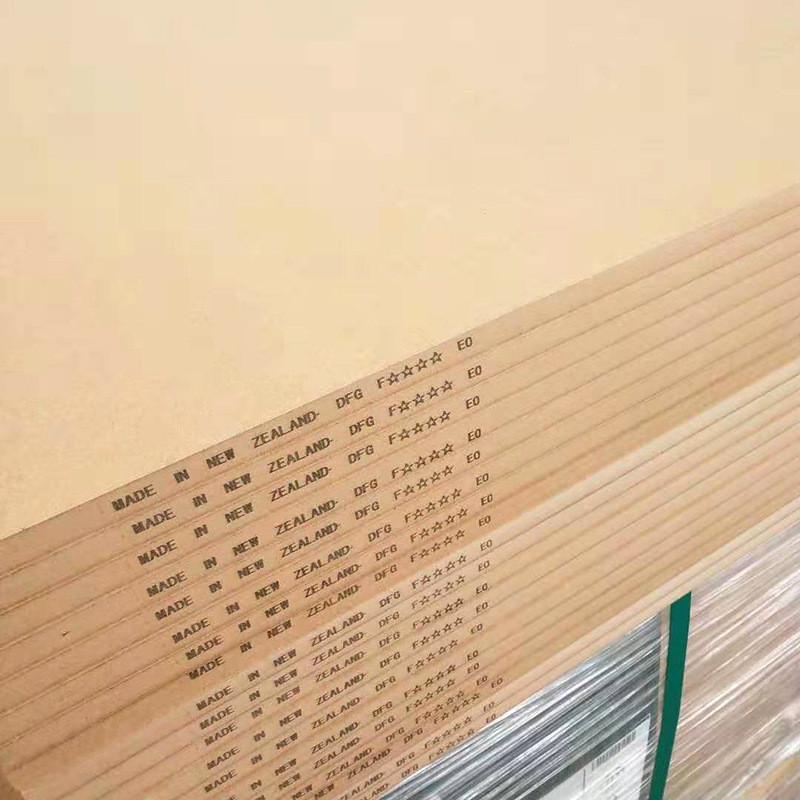 热销新西兰东和太阳澳松板奥松板mdf板中密度板纤维板高密度板全