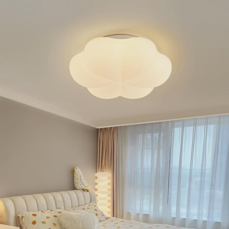 热销奶油风花朵吸顶灯创意卧室儿童房阳台灯客厅简约大厅主灯中山