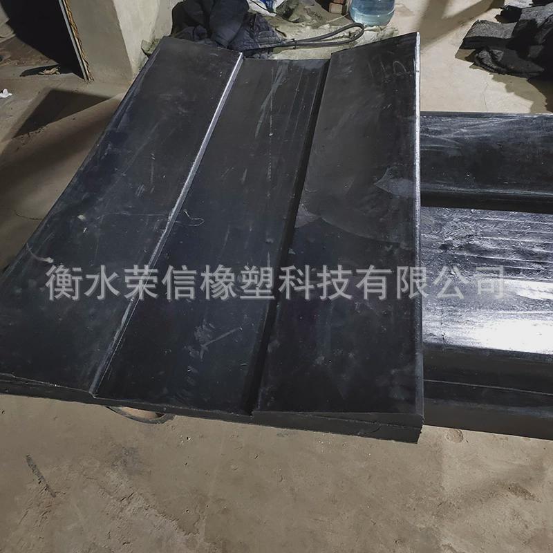 金属固定钢卷鞍座v型铝卷橡胶鞍座底座卷板状橡胶垫片
