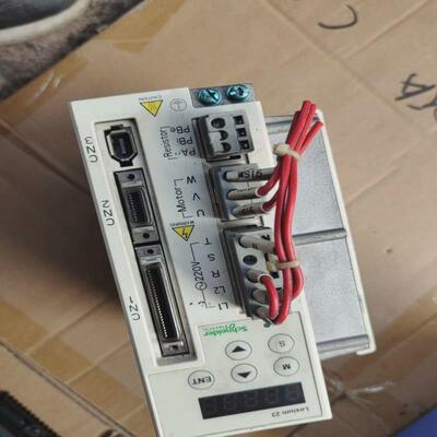 议价【议价】施耐德 LXM23CU07M3X 750W   伺服驱动器，