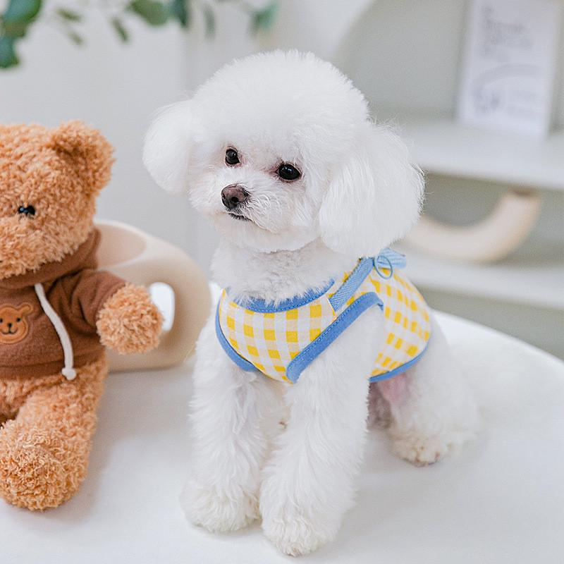 马卡龙可爱斜挎包背心小型犬泰迪外出穿搭宠物狗春夏狗狗衣服批发