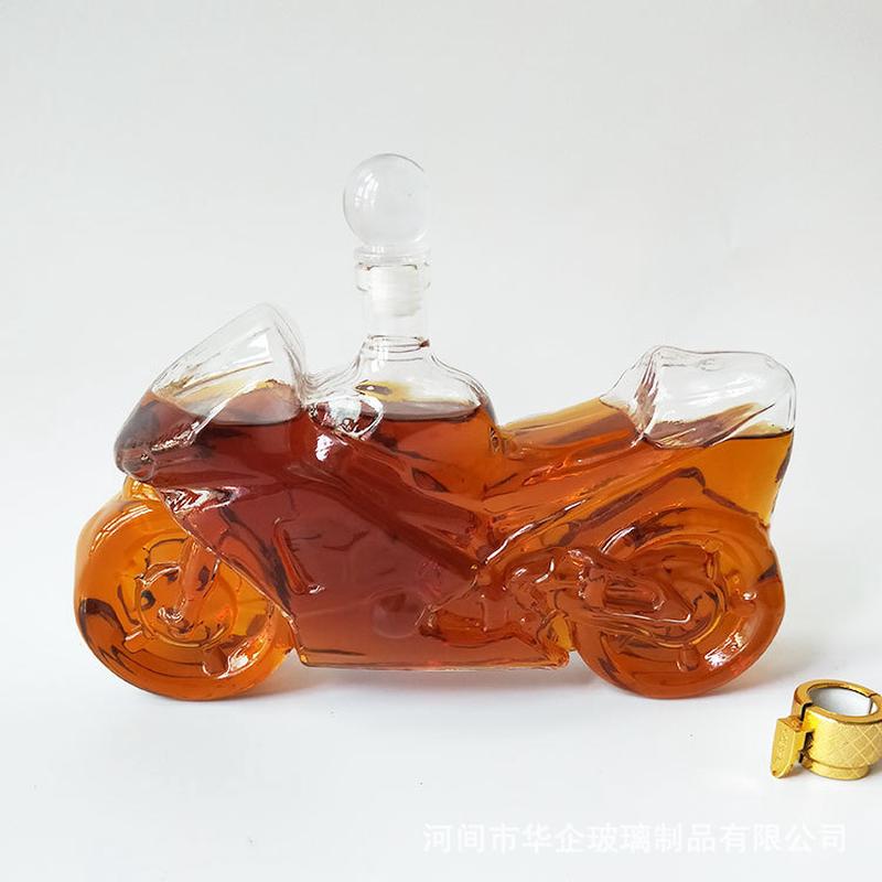 厂家现货高硼摩托车玻璃醒酒器工艺高档硅造型酒瓶吹制酒具包装