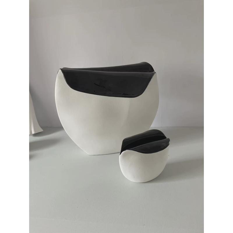 现代简约家居创意黑白色里陶瓷翻边花瓶样板房酒店插花器软装摆件