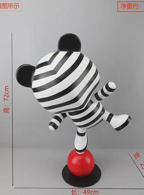 现代简约条纹熊气球摆件卡通雕塑样板房客厅落地大堂轻奢树脂饰品