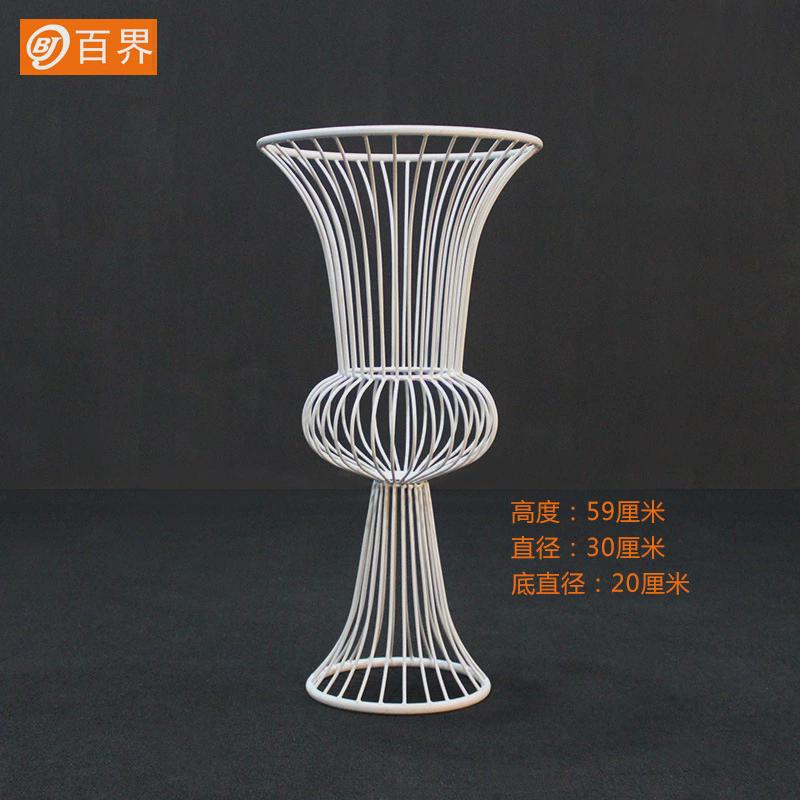 百花器工厂铁艺道具外贸热卖款婚礼道具烛台型界路引桌花白色花架