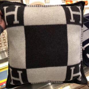 vhm7梭织提花抱枕抱枕套h抱枕h毯子靠垫北欧羊毛抱枕沙发家居轻奢