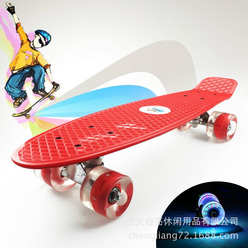 初学者光轮四轮小鱼板led闪光轮单翘刷街单翘单色发儿童滑板