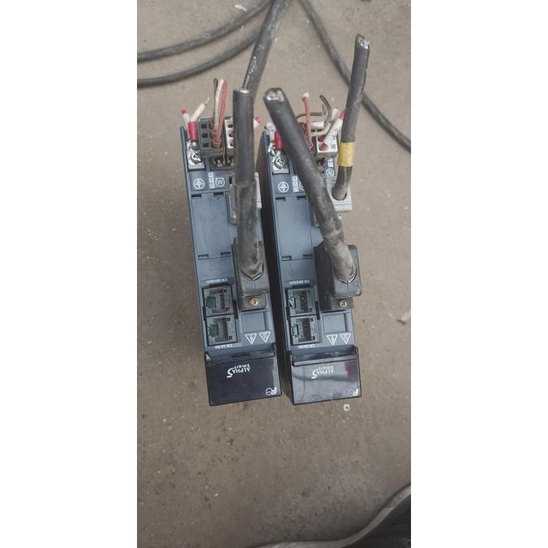 议价富士 伺服驱动器  RYH401F5-VV2  实物图 拆机的